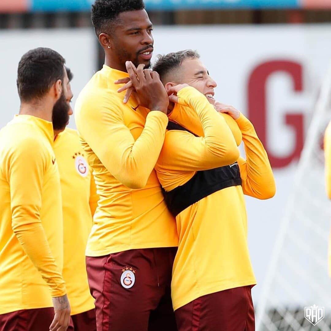 のインスタグラム：「Merak etmeyin. Bu tjojuk yildiz olatjak. ⭐⭐⭐⭐ #Galatasaray #aile #donkça」