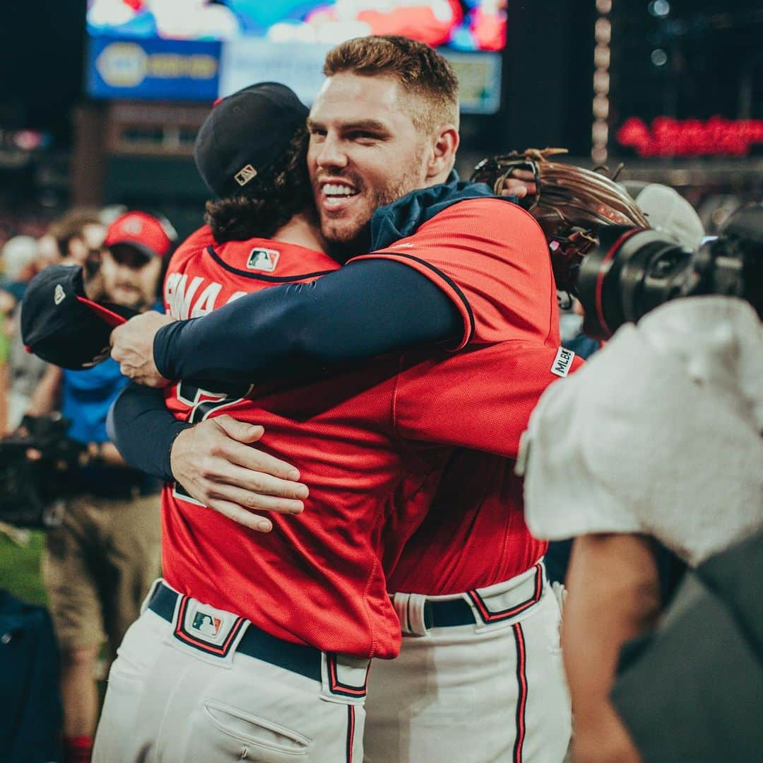 アトランタ・ブレーブスさんのインスタグラム写真 - (アトランタ・ブレーブスInstagram)「Grind as a family, win the NL East as a family. #ChopOn」9月21日 11時40分 - braves