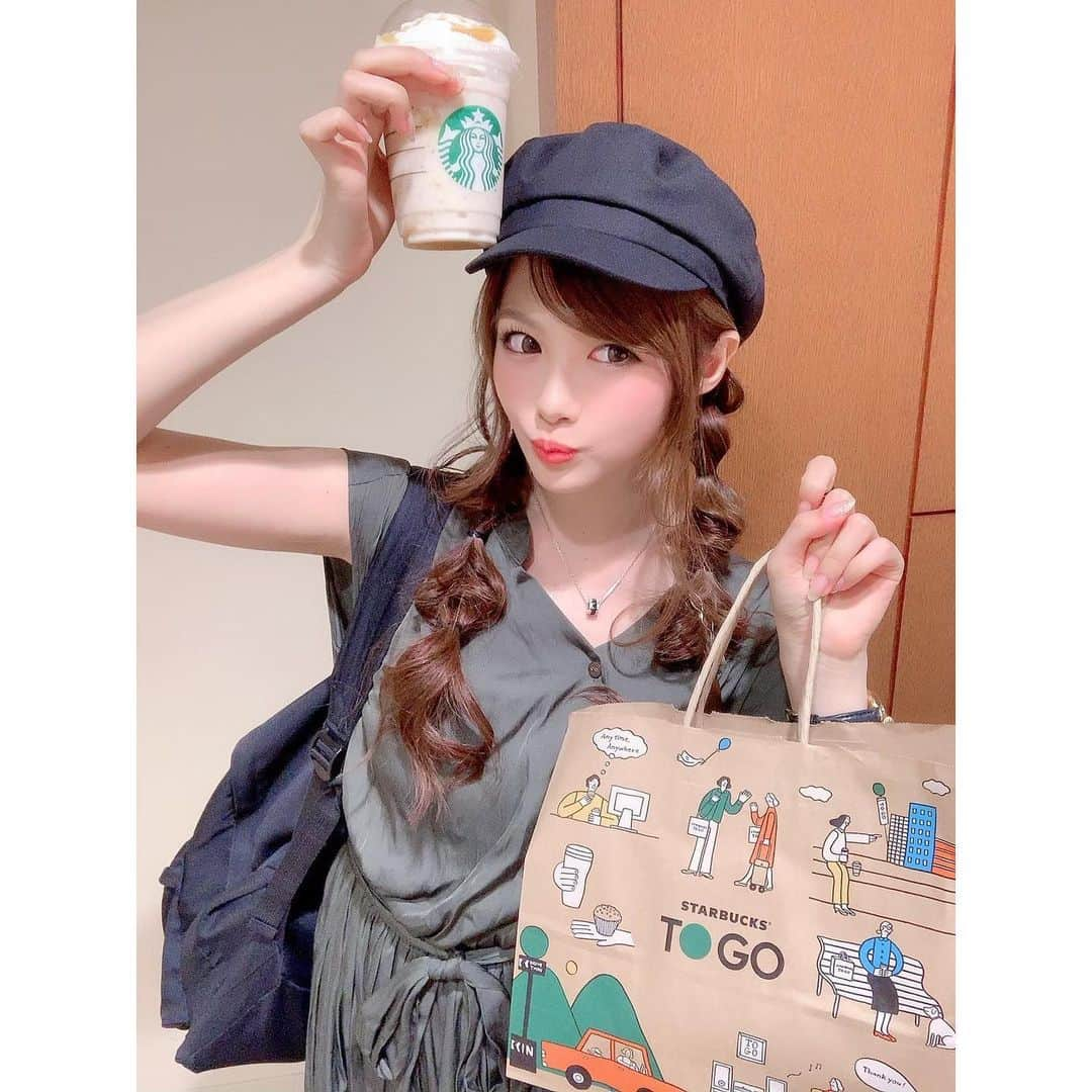 相沢みなみさんのインスタグラム写真 - (相沢みなみInstagram)「‪そーいえば、‬発売初日にスタバの新作ゲット💗‬ 芋けんぴがいい感じ〜🍠‬ #スイートポテトゴールドフラペチーノ  オリジナルのToGo紙袋が欲しすぎてわざわざテイクアウトした😚w‬ . #相沢みなみ  #スタバ新作  #スタバ女子」9月21日 11時48分 - epoint2016