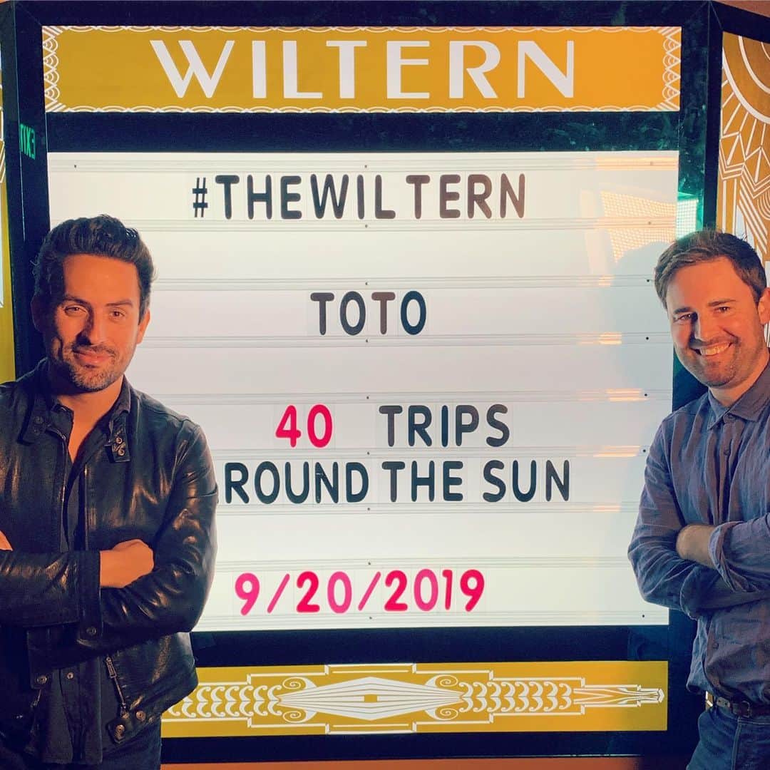 エド・ウィークスのインスタグラム：「Off to see the greatest band in the world」