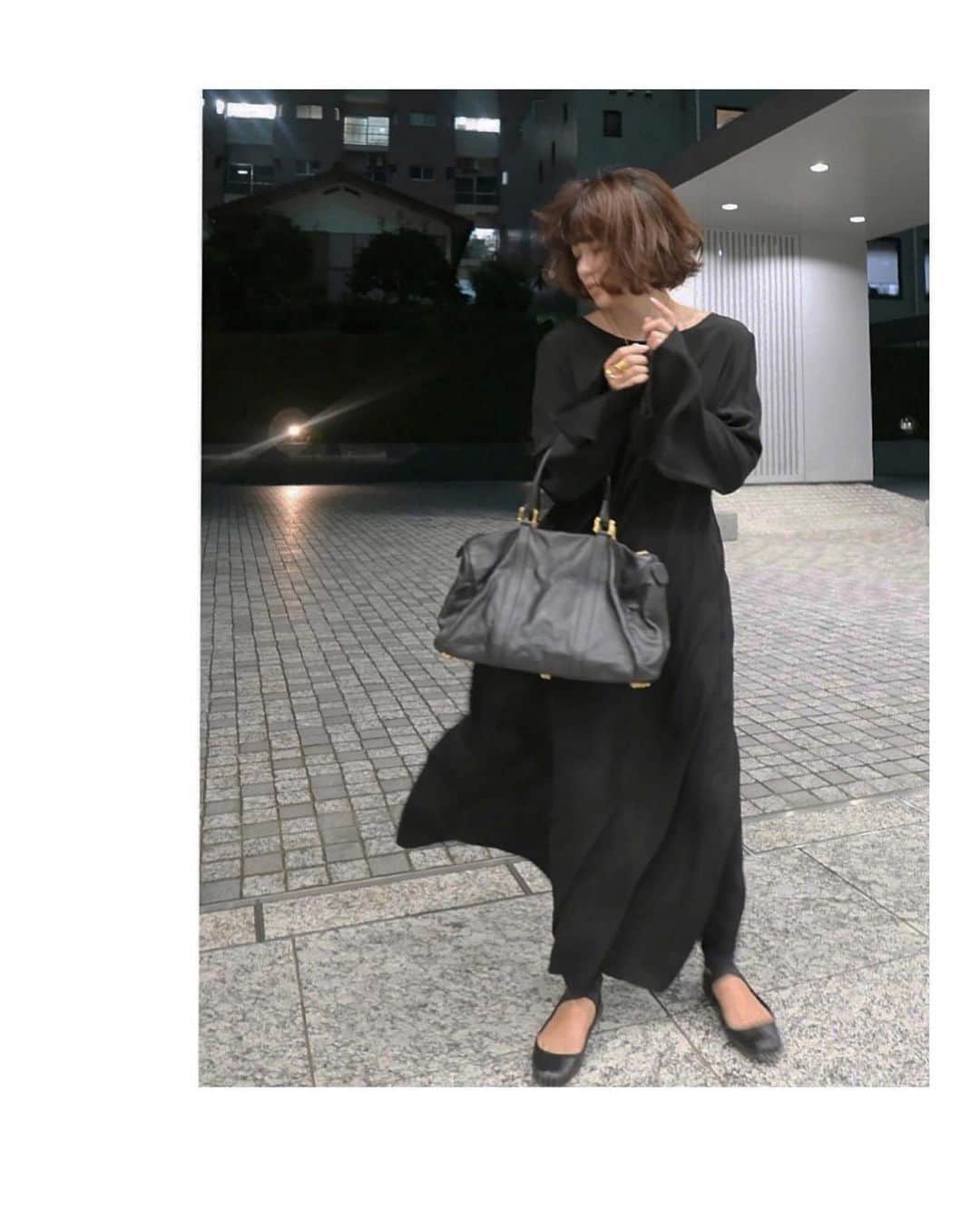 のインスタグラム：「昨日は雨の降る中 @etretokyo ルクア大阪店へお越しくださいました皆さまありがとうございました。 安心のいつものお顔、初めましての方、先日ルミネ新宿店でもお会いした方！お子様も、旦那様も、彼も、皆さんと終始楽しくお喋りしっぱなし！！ 賑やかで楽しいひと時でした。 帰りの新幹線では、皆さまからいただいたお土産や、 お手紙を読みながらあっという間に東京へ... 東京を飛び出して大阪の地でもブランドを愛して下さる方がいることが、本当に有難く、こんなに近いんだから、もっと大阪へ足を運びたいと改めて感じました🚅  引き続きルクア大阪店では下記の期間 2019WINTER受注会を開催中ですので 是非この特別な機会にルクア店へお立ち寄り下さい😌 9月20日(金曜日)〜9月24日(火曜日)  写真は大好きなオバケ👻シルエットのドレス。 昔からオバケ👻シルエットが大好き。 私はレギンスや、フラットシューズを合わせて デイリー使いにしているんだけど、勿論オケージョンにも使えます💪 スッポリと被るだけで洒落ちゃう秋ドレス👻🍁 2wayだから、後ろにボタンを持って来て、 中にボリュームスカートをレイヤードするのもステキ！ ・ ・ ・ one-piece/ #ワッシャーサテン2wayドレス  発売中 leggings/ #コットンリネンミリタリーレギンス  発売中 bag/ #LOEWE shoes/ #ストラップバレエシューズ  発売中 ・ ・ #etretokyo#loewebag #156cm #junna👠 #2019etreAW #エトレニット#ニット#レギンス #秋服#エトレのバレエ」