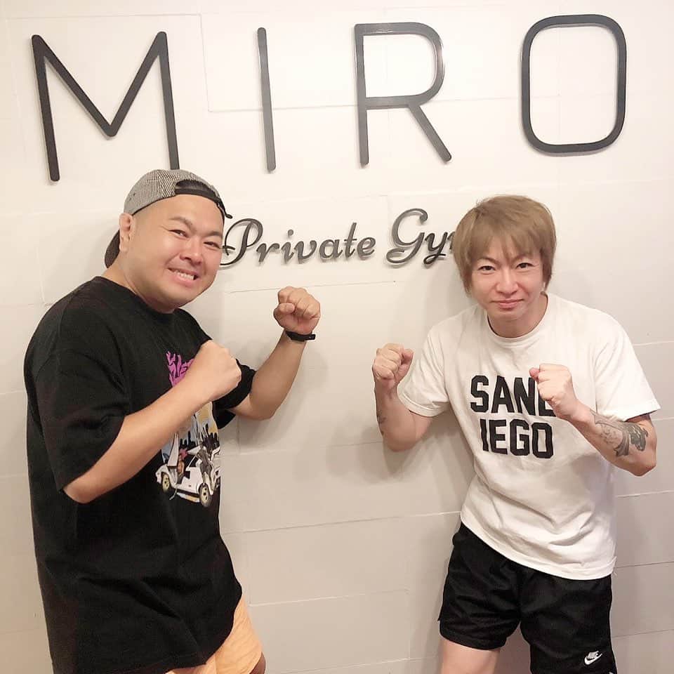 大地洋輔のインスタグラム：「大谷さんの紹介でパーソナルジム  MIRO @miro_private_gym  さんに通う事になりました！！！ 1発目のトレーニング終わりで筋肉痛半端ない😂😂 でも鍛えまくります！！ 頑張ります！！ ちなみにこのジムの代表は Psycho le CémuのDAISHIさん！！ DAISHさんも凄い身体になってた！！ #ダイノジ #パーソナルトレーニング #MIRO #PsycholeCému #DAISH さん」
