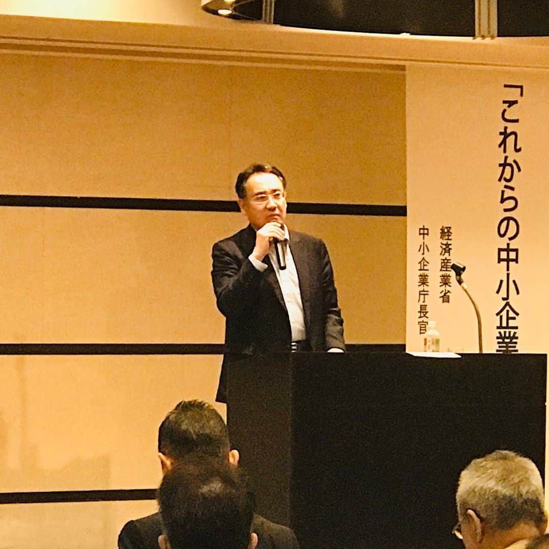 平井卓也さんのインスタグラム写真 - (平井卓也Instagram)「香川ニュービジネス協議会主催の講演会に参加させていただきました。前田中小企業庁長官の講演の後、パネルディスカッション。参加者の皆さんにとって、有意義で刺激的な内容でした。ありがとうこざいました。#平井卓也」9月21日 13時50分 - hiratakuchan0125