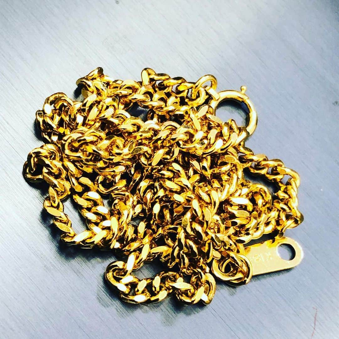ブランド EXのインスタグラム：「K18ネックレスを買い取りました。 #杉並区 #高価買取 #高井戸 #浜田山 #井の頭線 #ブランドEX #営業中 #女性スタッフ在籍 #お気軽にどうぞ😊 #夏休み #片付け #整理して出てきた商品 #拝見させて下さい！ #出張買取も致します #貴金属 #切手 #金券」