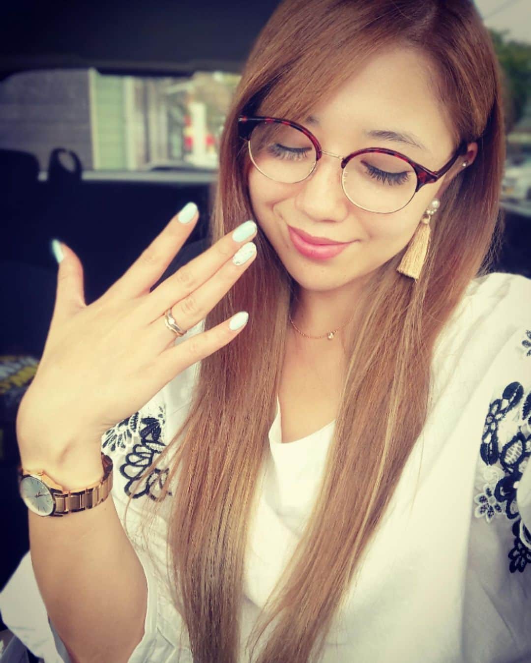 のインスタグラム：「ネイル💅 ヘアカラー💇🏼‍♀️ まつエクも完了した⭕️ . あとは整体で癒されて帰る💆🏼‍♀️ . なんて良い休日なんだ🤤🤤🤤🤤🤤」