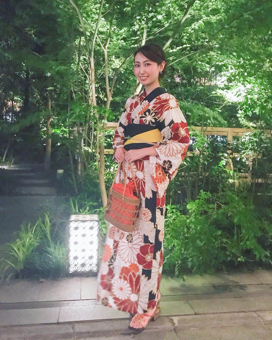 のインスタグラム：「📍森の風鈴小径﻿ ﻿ ﻿ 福徳神社で9月23日まで江戸風鈴が展示されているよ〜！﻿ あと少しだから是非遊びに行ってみてね🎐﻿ ﻿ ﻿ 夜は風鈴のライトアップや参道のデジタルアートも✨﻿ ﻿ ﻿ ﻿ ﻿ #トーキョーミント #tokyomintoo #ミントアンバサダー #寺社巡り #日本橋 #nihonbashi #御朱印 #東カレ倶楽部  #浴衣 #着付け #和服 #japanesestyle #japanesegirl  #浴衣女子 #yukata #いいね返し #夏 #和 #kawaii #ゆかた #shooting #日本 #ファッション #きょコ #夏コーデ #おしゃれさんと繋がりたい #ヘアアレンジ #浴衣ヘア #サロンモデル #風鈴 ﻿」