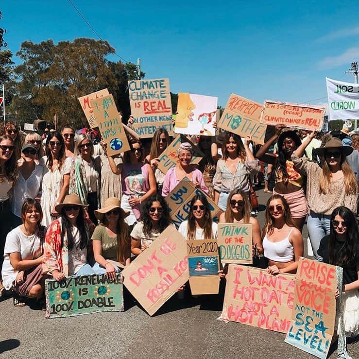 SPELLさんのインスタグラム写真 - (SPELLInstagram)「Our Spell posse yesterday at @globalclimatestrike 👣 I was blown away by the crowds in Byron (yeah @byronshireyouth4climate you guys absolutely killed it!} ~ and then I started to see the imagery coming out of Melbourne, Sydney, New York, Berlin... Afghanistan IT’S HUGE 🙌🏽 I’m dying for more intel on the marches around the world - if anyone has stories they want to share about their experience share them here for us to devour! 👁 Or better yet, let us know below what action you’re taking post march to nurture the change...!! Photo by our girl @lisaelliott_」9月21日 14時45分 - spell