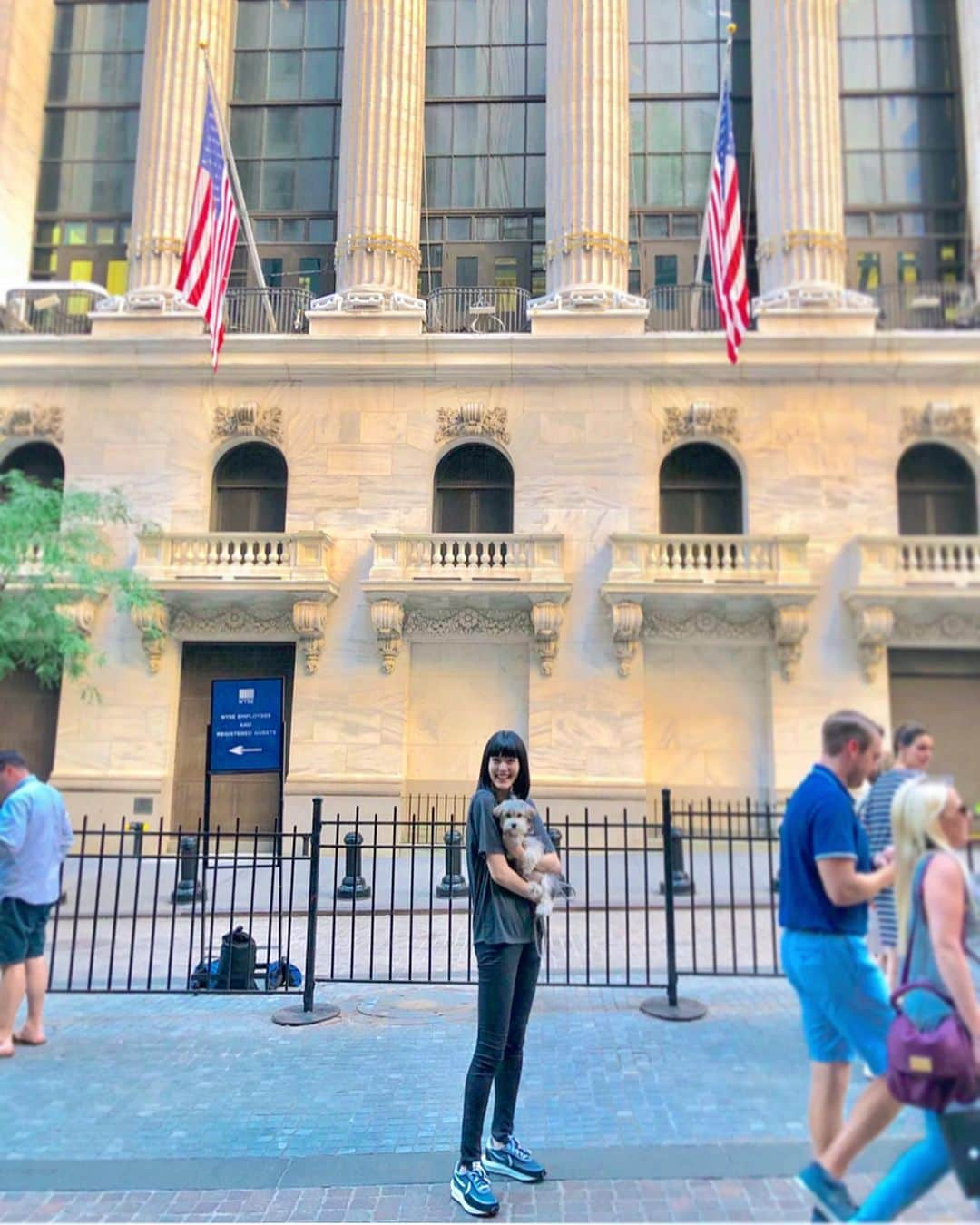 新井貴子さんのインスタグラム写真 - (新井貴子Instagram)「Discovered some new places in NYC with my four legged friend!🐶❤️ Feel like I’m a tourist🗽⛴😎 . Battery park沿いを可愛い友達とお散歩🐕🚶🏻‍♀️♪ 秋晴れが気持ちよかった〜😌🍃」9月21日 14時50分 - kikoarai