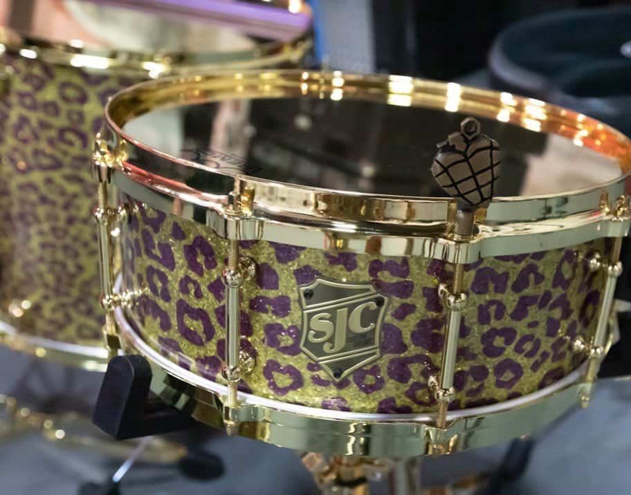 トレ・クールのインスタグラム：「Kitty Glitter @sjcdrums」