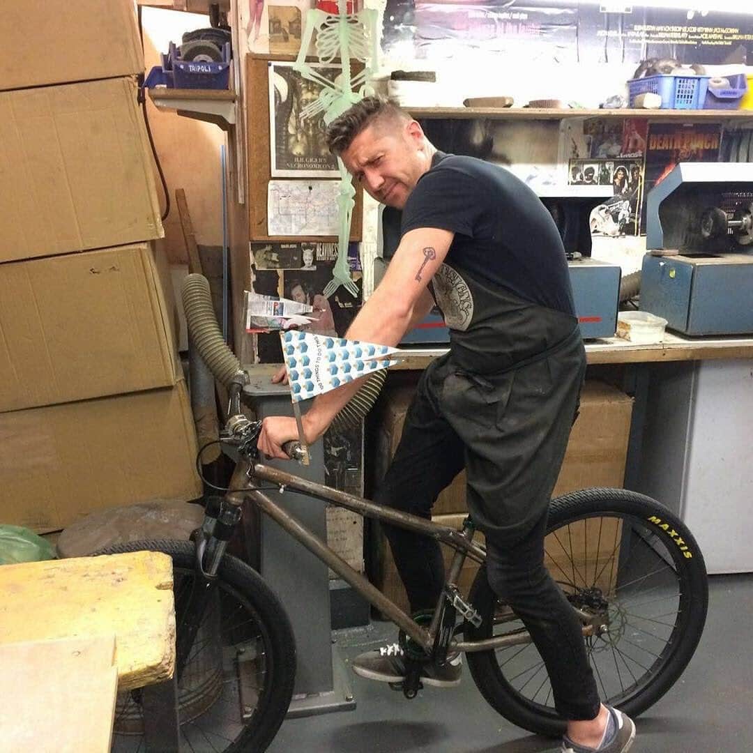 のインスタグラム：「Wednesday, was the saddest day in Crazy Pig Designs history. We lost our longest serving and most talented, loyal and devoted member of our team, Ryan Hill. Not only a fantastic jeweller but the greatest and friendliest person we had the pleasure to have working for us. We are all at Crazy Pig Designs are totally shocked and devastated at this sad news. Our thoughts are with your family at this sad time. We will miss you and you will never be forgotten. Rest in peace Ryan.」