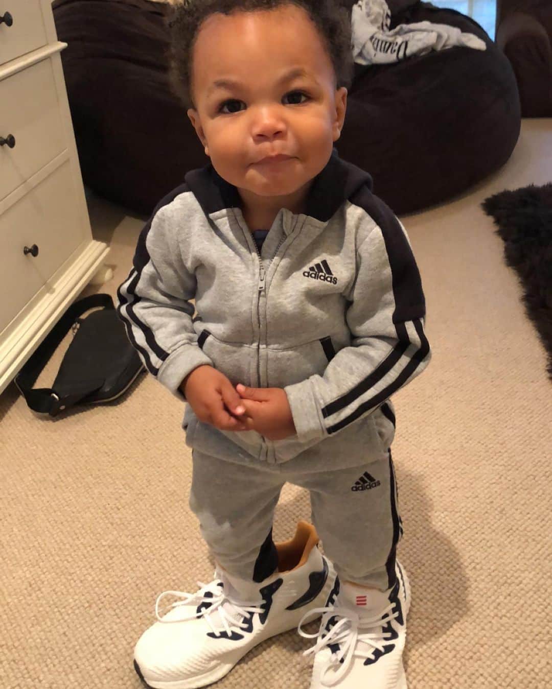 デイミアン・リラードのインスタグラム：「Dame Jr got shoes to fill! 🤷🏽‍♂️🤷🏽‍♂️」