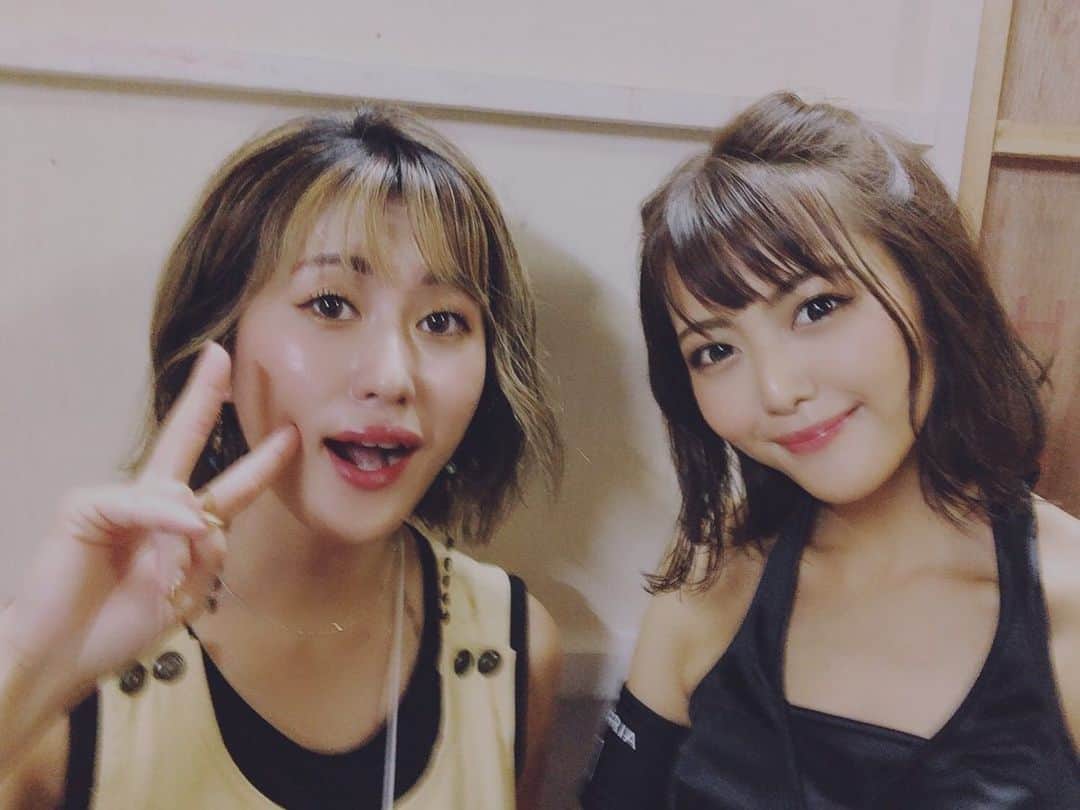 比良祐里さんのインスタグラム写真 - (比良祐里Instagram)「東京ゲームショウで1番びっくりしたこと😳✨ 今回モデルチームにはヘアメイクのなべさんとるいちゃんが付いて下さってたのですが、実はるいちゃんと私 小中学校同級生で😳💓💓 リハ時のヘアメイクさん顔合わせの時に、るいちゃんの顔見てびっくり！！. え！なんでいるの！？って😂💓 地元の同級生とこうやって一緒にお仕事出来たことがとっても嬉しかった🥺💓 毎日可愛くしてくれたなべさん、るいちゃん、ありがとうございました❤️ . .  #TGS2019 #Xperia #モデル」9月21日 15時29分 - yuuri.hira