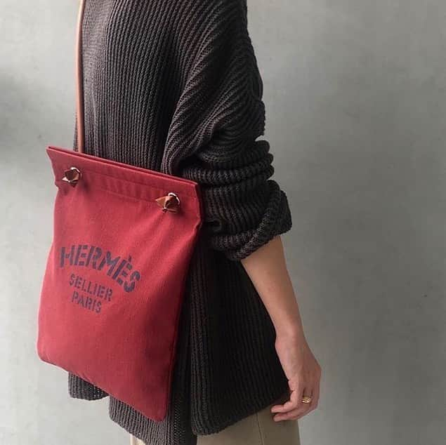 トライセクトさんのインスタグラム写真 - (トライセクトInstagram)「【VINTAGE HERMES BAG】 ヴィンテージエルメス アリーヌが入荷致しました。人気のアイテムですので是非店頭にてお試しくださいませ。 . decouverteのプロフィールリンクよりブログをご覧ください。 . #decouverte #vintage #vintageshop #baycrews #follow #taxfree #hermes #hermesbag #bag #Aline #デクーヴェルト#ヴィンテージ #ヴィンテージショップ #ベイクルーズ #フォロー #エルメス #エルメスバッグ #アリーヌ #爱马仕」9月21日 15時31分 - baycrews