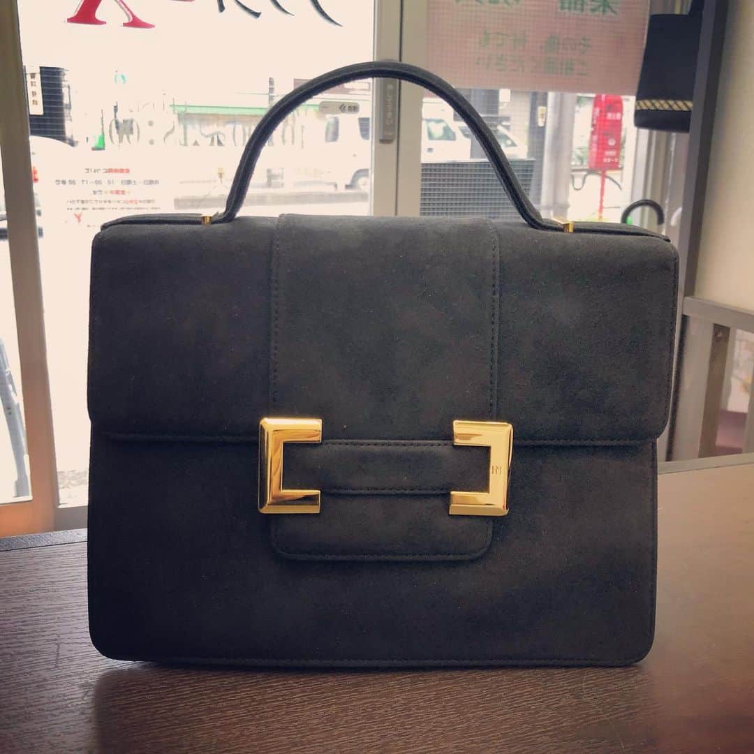 ブランド EXのインスタグラム：「モリハナエのハンドバッグを買い取りました。 #杉並区 #高価買取 #高井戸 #浜田山 #井の頭線 #ブランドEX #営業中 #女性スタッフ在籍 #お気軽にどうぞ😊 #夏休み #片付け #整理して出てきた商品 #拝見させて下さい！ #出張買取も致します #貴金属 #切手 #金券」