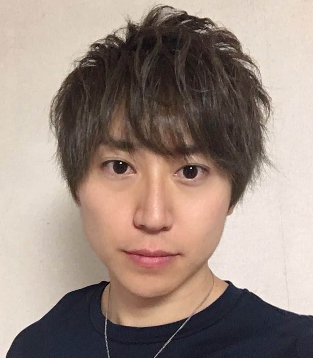 関義哉のインスタグラム：「髪の毛切った！ #ヘアアレンジ #カラー #カット #関義哉」