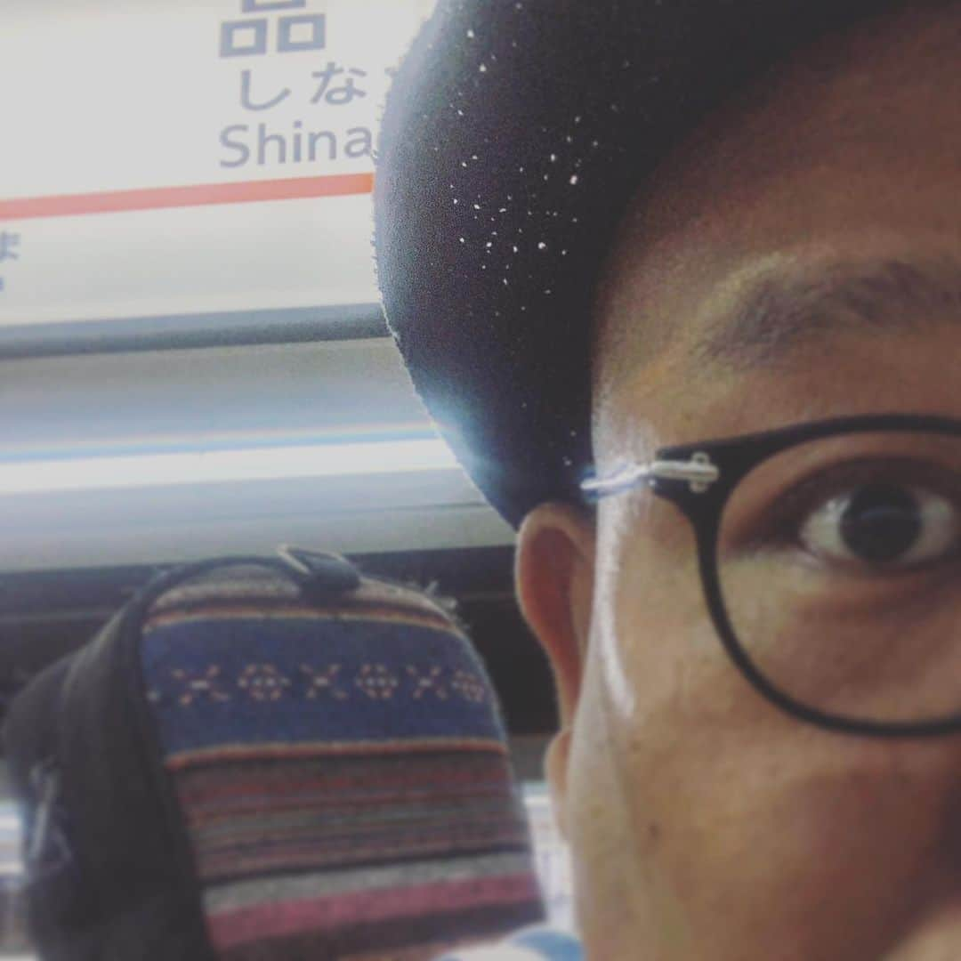 中沢ノブヨシさんのインスタグラム写真 - (中沢ノブヨシInstagram)「久々の投稿っす！！ 実は8月に近所ですが、 引っ越しまして、 ようやく落ち着いて来たと言うか、 制作始めまれました！！ で、今日から今年最長の旅っす！ 高松、周防大島、高知、神戸、 名古屋、宮古島、石垣島。汗。  とりあえず、男の二丁掛は、 引っ越し中にギックリ腰になった私には、 今はチト厳しそうなんで、 エレキはヤマト運輸に頼んで、 アコギでスタート！！ 中沢ノブヨシになって10周年ツアー第一弾も、残すところあと2本！！ はりきっていきます！！ 今日は高松ラフハウス！！ 後ほど、お待ちしてます！！ 中沢ノブヨシの名前でデビュー10周年！記念ライブ第1弾 in 高松 2019.9.21 sat 会場：Music&Live RUFFHOUSE 香川県高松市田町2-3 岡ビルB1F  時間：Open 19:00 / Start 19:30 料金：当日￥3,500（1オーダー別途要） ご予約：https://tiget.net/events/34067 お問合せ：ruffhouselive@gmail.com  #中沢ノブヨシ #高松ラフハウス #弾き語り#soul #music」9月21日 15時55分 - nobuyoshinakazawa