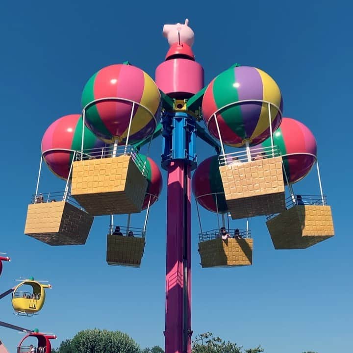 MEGのインスタグラム：「Peppa Pig World 行ってきた🐷🐷」