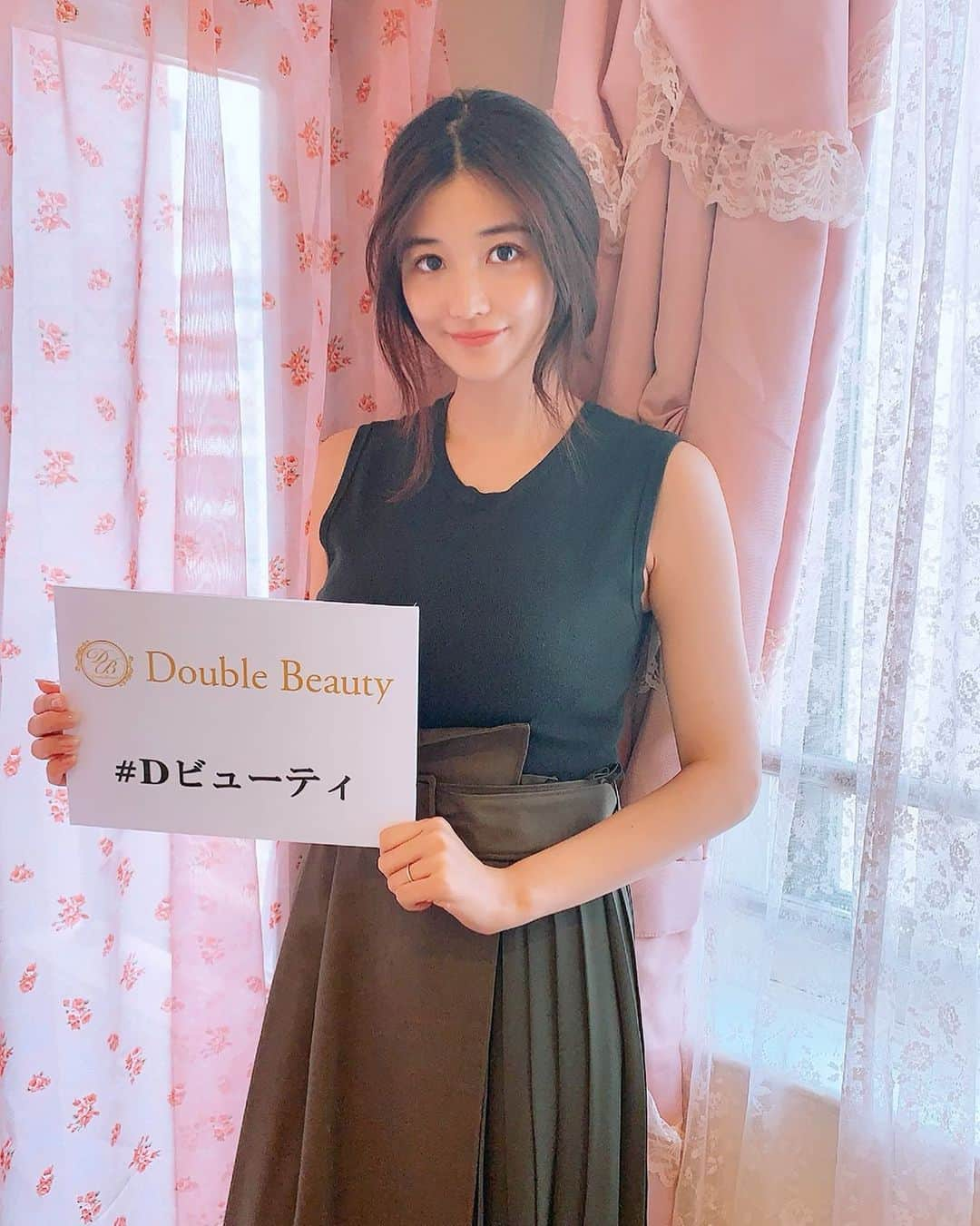 葉加瀬マイさんのインスタグラム写真 - (葉加瀬マイInstagram)「六本木のヒト幹細胞サロンDouble Beauty(ダブルビューティー)で ヒト幹細胞原液Dr.Cell100%フェイシャル（酵素パック付き）を受けました☺️ @double__beauty  ファンデーションいらずの肌になれる  と言われてたのですが、施術後本当にお肌が若返りました 👶 ありがとうございました😊  #Dビューティ#dr.cell#ヒト幹細胞培養液# ヒト幹細胞美容液#ヒト幹細胞コスメ #幹細胞培養エキス#幹細胞培養液# 幹細胞アンプル#六本木エステ#医療 #エステ#エステサロン #細胞レベルから#再生力#港区 #六本木#女性エステ#男性エステ #美肌#素肌#若返り#アンチエイジング #アメリカ#韓国#美容#美容研究 #Roppongi#Minato-ku#Tokyo #JAPAN#シミ#シワ」9月21日 17時15分 - m.hakase