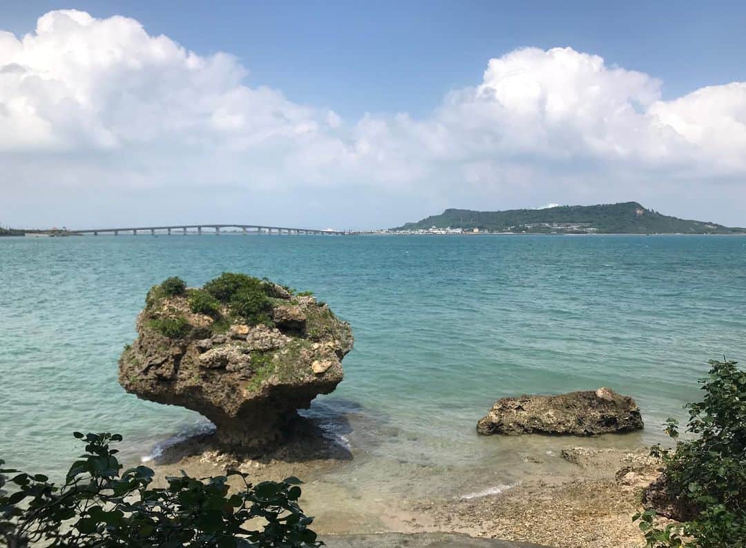 比嘉愛未さんのインスタグラム写真 - (比嘉愛未Instagram)「お休みをもらい、 パワーチャージで沖縄に帰ってました。 自然は時に癒してくれるけど、厳しくもある。。 台風、皆さんくれぐれも気をつけて下さいね！」9月21日 17時54分 - higa_manami