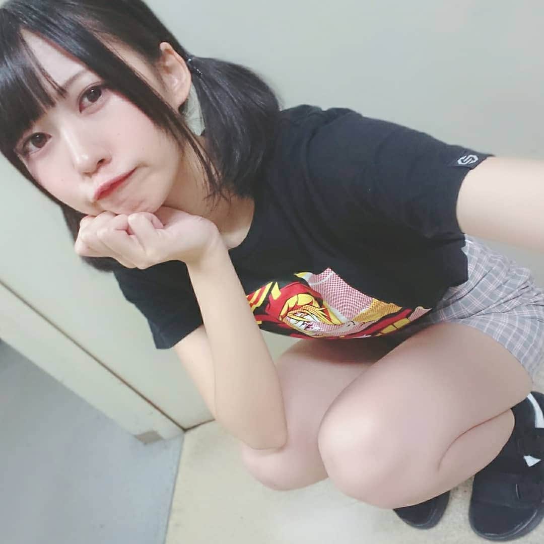空野青空のインスタグラム：「. . 今日は👗リディ・マーセナスコーデ👗だったよ〜ヽ(*ﾟωﾟ)ﾉ 「 あれは呪いじゃなくて祈りだったんだ…ニュータイプなんてものが生まれてこなければ！ 」 . . . #あおべべ #ヲタT #ヲタクコーデ #オタT #strictg #gundamday #GUNDAM #GUNDAMUC #ガンダムUC #タイトスカート #girlcrash #サンダル #vsloo #カジュアルコーデ #ツインテ #ツインテール #ツインテール女子 #aonyan #aoneko #あおにゃん #空野青空 #初号機ボディ #幸薄顔ちゃん」