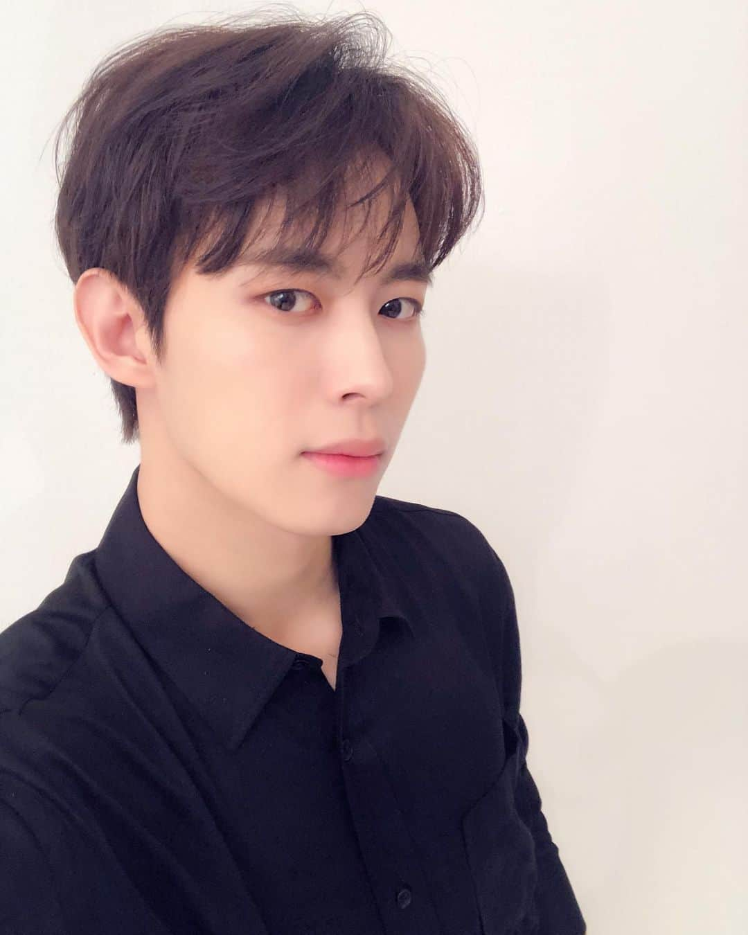 VIXXさんのインスタグラム写真 - (VIXXInstagram)「. VIXX LIVE FANTASIA [PARALLEL] D-7❗️ . #홍빈 #HONGBIN . #빅스 #VIXX #이홍빈 #VIXX_6th_CONCERT #VIXX_LIVE_FANTASIA_PARALLEL #PARALLEL #평행우주」9月21日 18時12分 - vixx_stargram