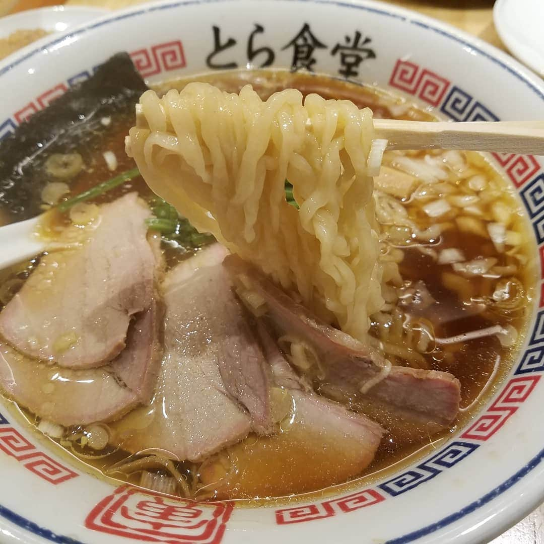 田畑竜介さんのインスタグラム写真 - (田畑竜介Instagram)「麺を補給🍜  #福岡市 #とら食堂 #中華そば」9月21日 18時19分 - tabacchi_rkb