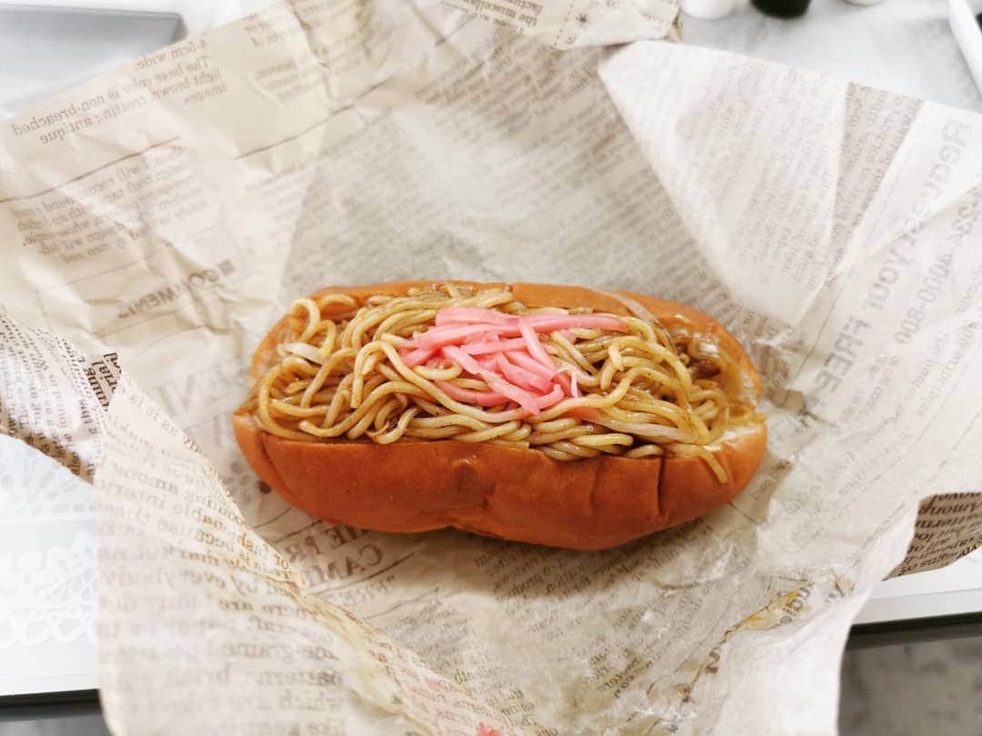 木村文乃 さんのインスタグラム写真 - (木村文乃 Instagram)「*** これなんだ。  今日のおひるご飯の 余った焼きそばをパンへ  自分で作ったら だいたい美味しい。  #サギデカ 第４話 よろしくお願いします。  #HAPPYMENUTOYOU」9月21日 18時23分 - fuminokimura_official