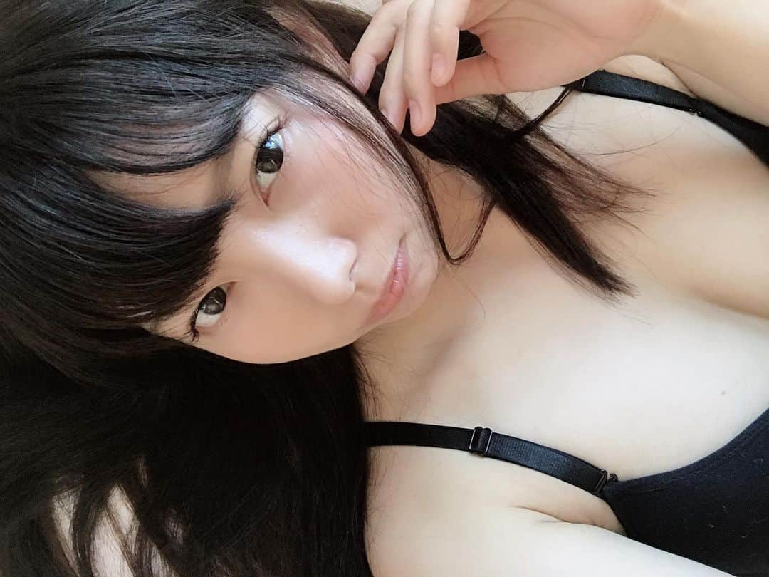 高田世莉菜さんのインスタグラム写真 - (高田世莉菜Instagram)「いっぱい寝たのに眠いのは何故？  #model #japan #Japanesegirl #ポートレート #ポートレートモデル #関西モデル #被写体 #作品撮り #黒髪 #黒髪女子 #関西  #カメラ女子 #カメラ好きな人と繋がりたい #グラビア」9月21日 18時31分 - serina_0531