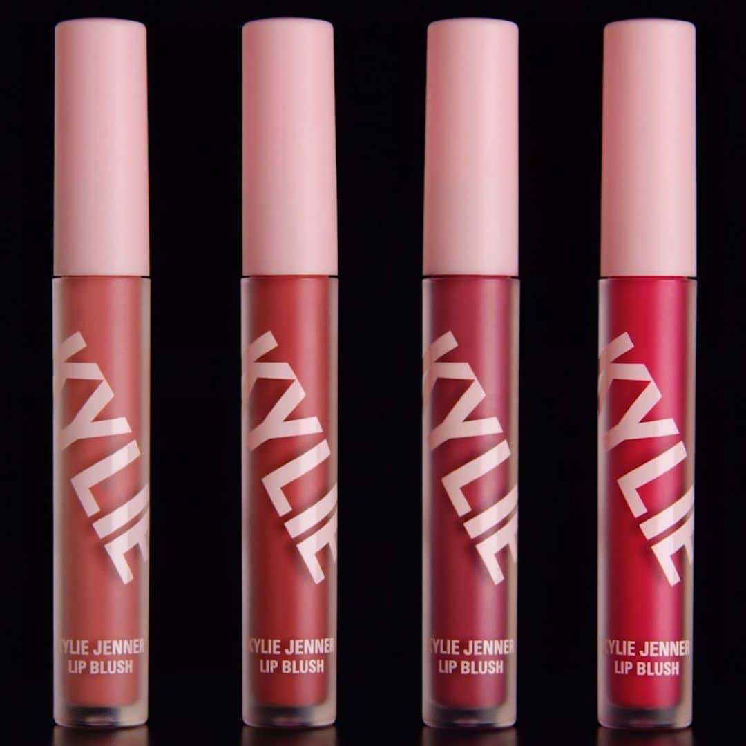 Kylie Cosmeticsさんのインスタグラム写真 - (Kylie CosmeticsInstagram)「Lip Blush 💋 our newest lip formula is weightless on the lips and non drying! Do you have a favorite Kylie lip formula? 🤔」9月21日 18時34分 - kyliecosmetics