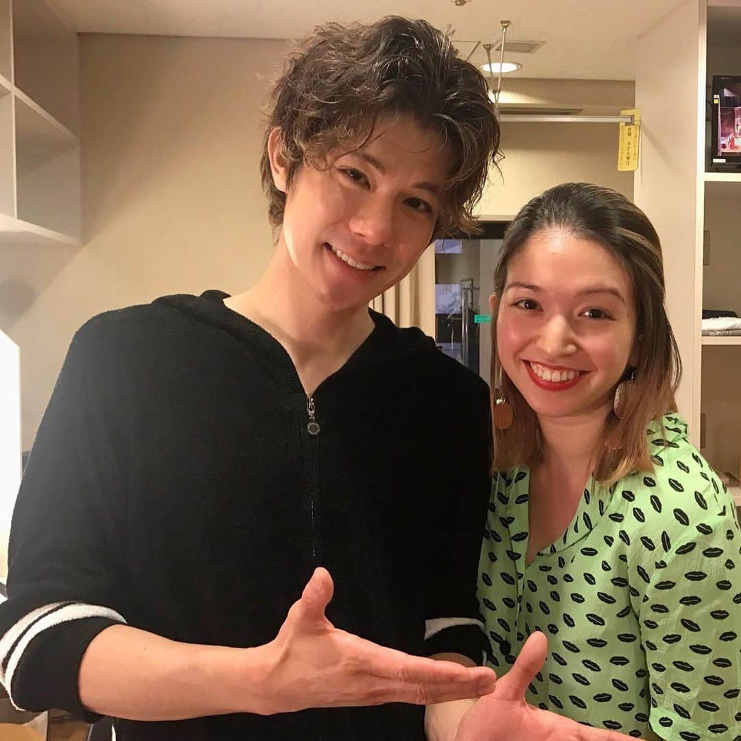 ダンドイ舞莉花のインスタグラム：「先日は、ヴァンパイア歌稽古からの世田パブへ！三谷幸喜さんワールドはやっぱりワクワクして楽しい😍 かっきー主演の「愛と哀しみのシャーロック・ホームズ」観劇。来年「スクールオブロック」で初共演させていただくのが、更に楽しみになりました！ #柿澤勇人 #シャーロックホームズ #キースへリング #観てからファンです #スクールオブロック #schoolofrock #SOR  #tokyo #musical #theatre」