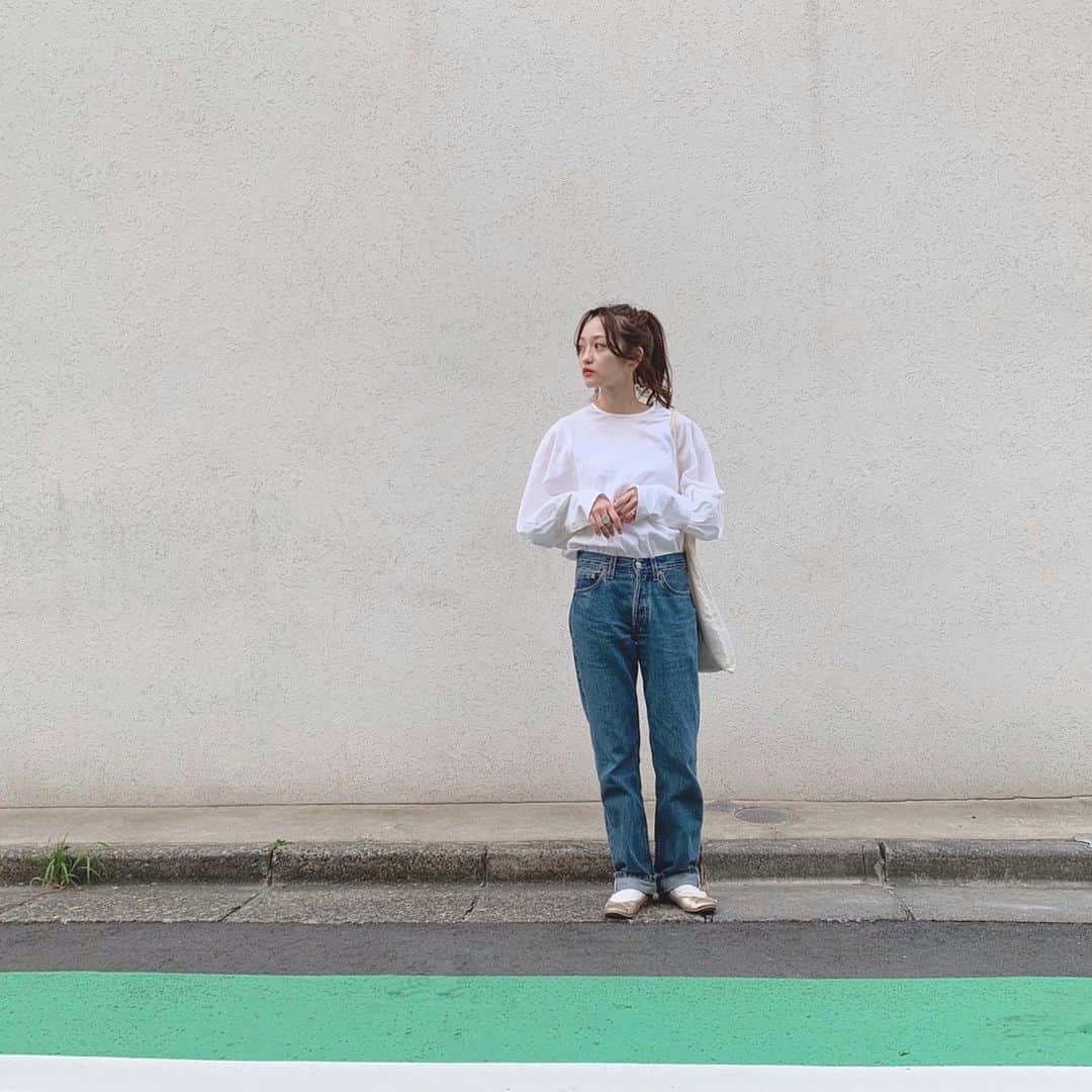 のインスタグラム：「昨日の全身👗 @clane_official  @flower_soc_market  袖が可愛い新入りブラウス😘」