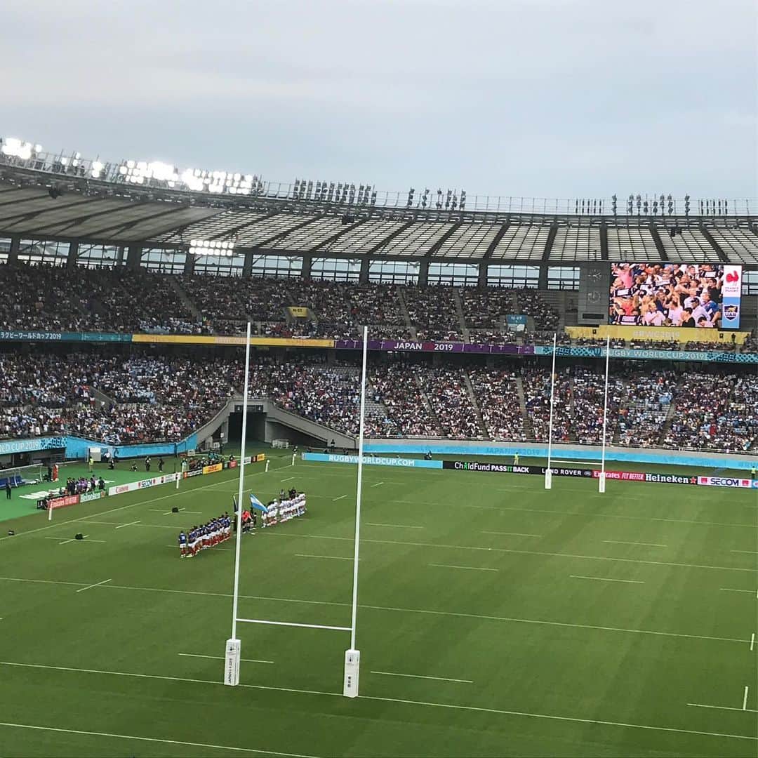 植田朝日のインスタグラム：「🇫🇷🇦🇷﻿ ﻿ 味スタに通って18年になるけど始めて2階で見たよ‼️﻿ ﻿ てか、やべ〜ぐらい見やすいじゃん⁉️﻿ ﻿ えっ、これって常識なの⁉️笑﻿ ﻿ 東京の試合もみにきてね！w﻿ ﻿ #rwc #tokyo12 #fctokyo  #fc東京」