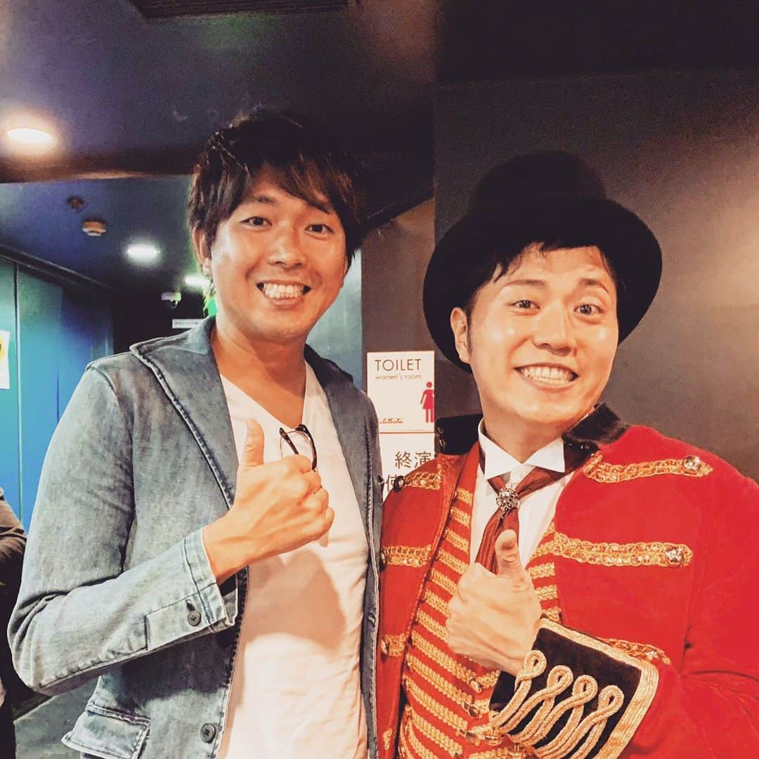 エハラマサヒロさんのインスタグラム写真 - (エハラマサヒロInstagram)「ミュージカルマン2日目😁  #塚本高史のギターのうまさ爆裂にカッコいい #その前にノーマルにカッコいい #ミュージカル天才執事ジーヴスで一緒だった入来茉里ちゃんとミュージカル愛の唄を歌おうで一緒だった柄本時生が来てくれてカッコいい #SCANDALのTOMOMIちゃんやcoldrainのRxyxoさんや神谷玲子ちゃんサワミオリちゃんだいじさん名越涼子ちゃん祥子ちゃん射駒タケシさんまでもうみんな来てくれてカッコいい」9月22日 4時23分 - eharamasahiro