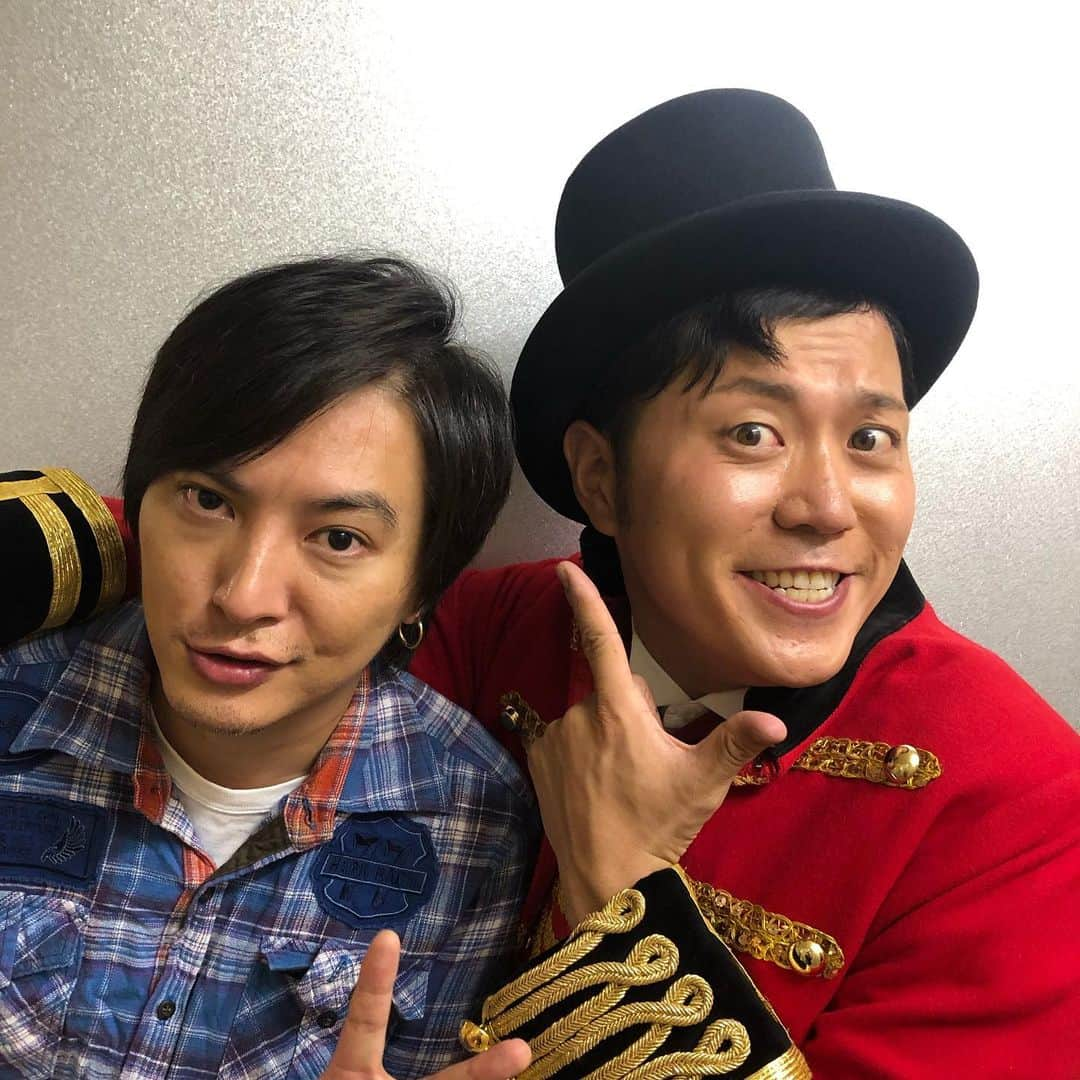 エハラマサヒロさんのインスタグラム写真 - (エハラマサヒロInstagram)「ミュージカルマン2日目😁  #塚本高史のギターのうまさ爆裂にカッコいい #その前にノーマルにカッコいい #ミュージカル天才執事ジーヴスで一緒だった入来茉里ちゃんとミュージカル愛の唄を歌おうで一緒だった柄本時生が来てくれてカッコいい #SCANDALのTOMOMIちゃんやcoldrainのRxyxoさんや神谷玲子ちゃんサワミオリちゃんだいじさん名越涼子ちゃん祥子ちゃん射駒タケシさんまでもうみんな来てくれてカッコいい」9月22日 4時23分 - eharamasahiro