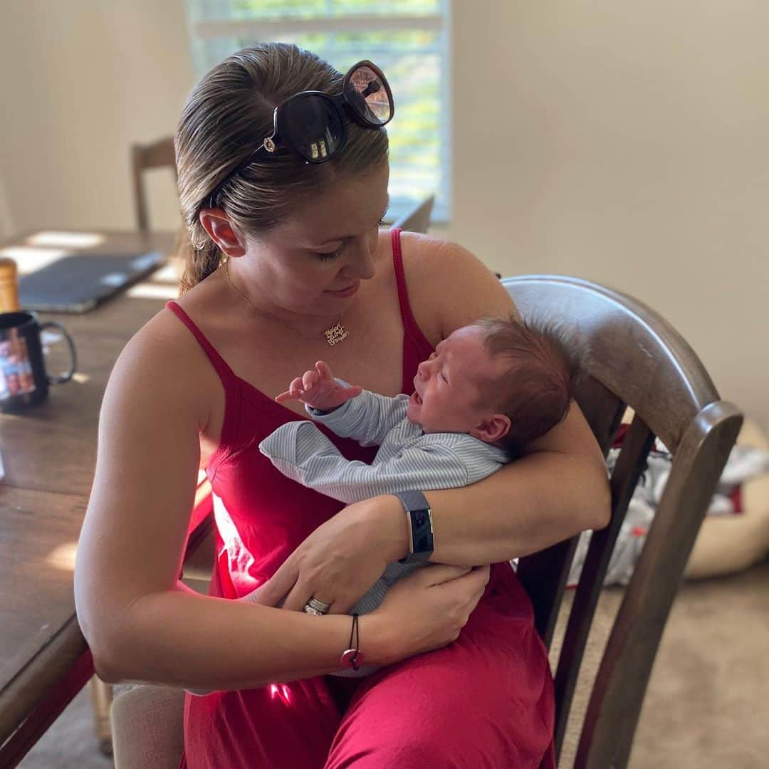 メリッサ・ジョーン・ハートさんのインスタグラム写真 - (メリッサ・ジョーン・ハートInstagram)「Some family time in San Diego to meet my newest nephew (who loves me I swear!) and my long lost French sister @sammygilliams! Plus my other nephew, many other family members and sisters.」9月22日 4時52分 - melissajoanhart