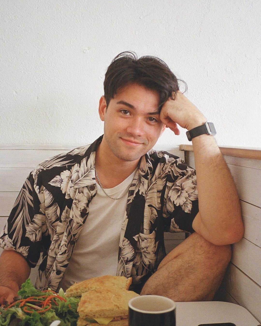 のインスタグラム：「cheeseless cheese sandwich w/@annmakosinski」