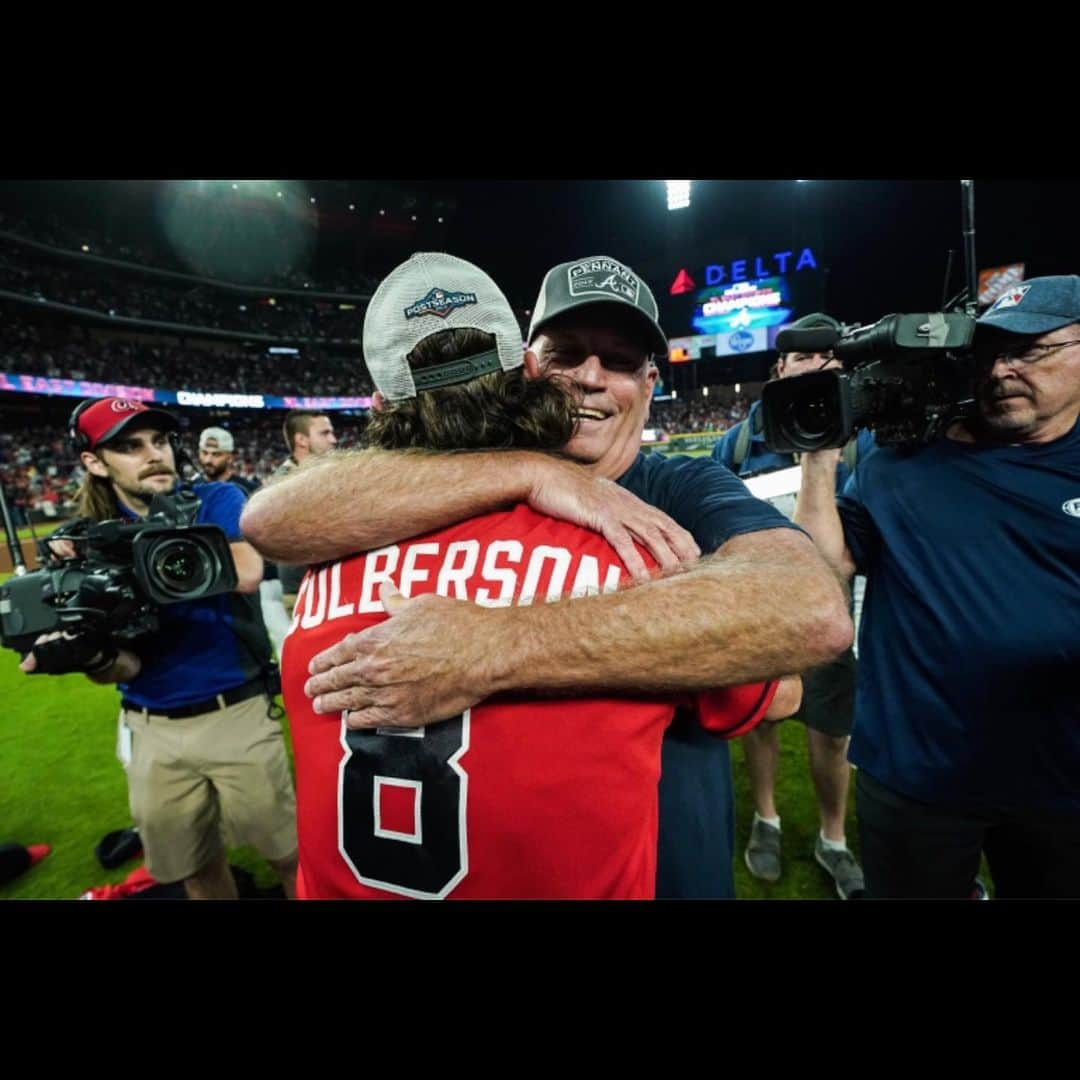 チャーリー・カルバーソンさんのインスタグラム写真 - (チャーリー・カルバーソンInstagram)「2019 NL East Champs! #Foltyon🔥 #Back2Back #AceMan @sayculberson」9月22日 5時26分 - charlieculberson