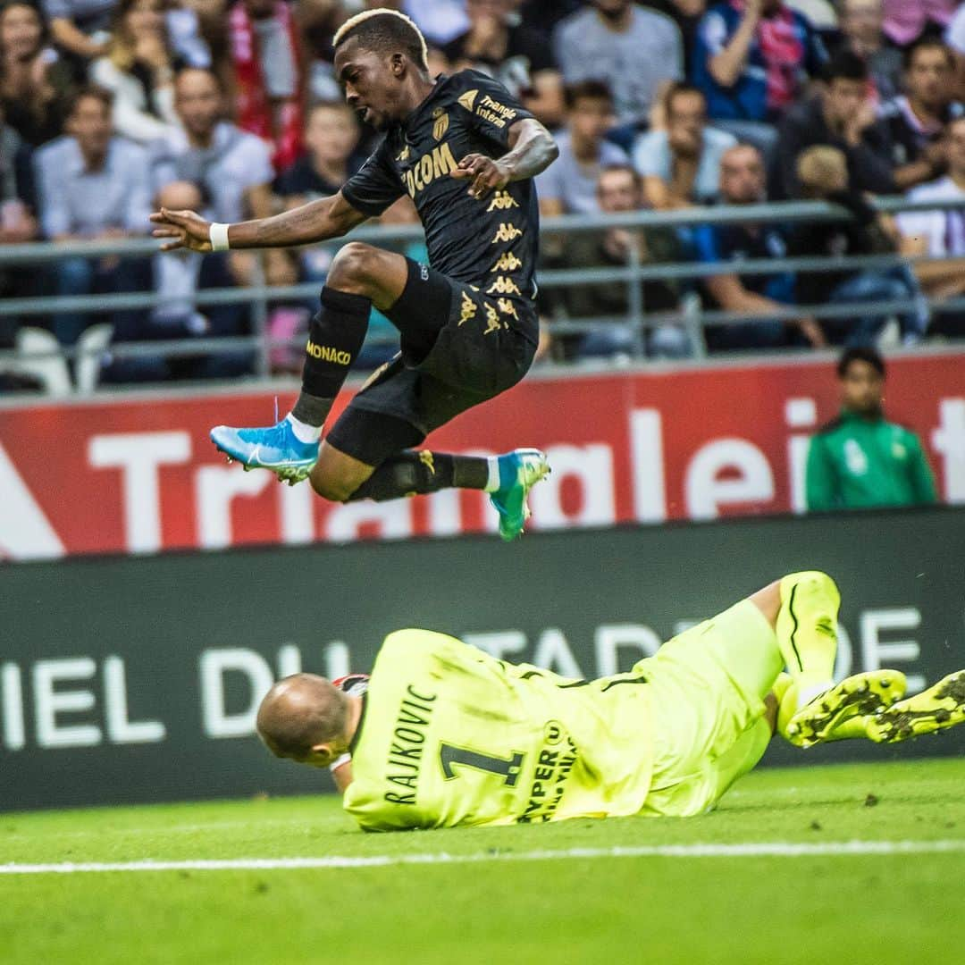 ASモナコさんのインスタグラム写真 - (ASモナコInstagram)「Partage des points ce soir entre l'AS Monaco et Reims - Les 🔴⚪️ rejoueront dès mardi face à Nice pour le Derby (J7) au Stade Louis-II 🇲🇨 - 0⃣-0⃣ #SDRASM」9月22日 5時39分 - asmonaco