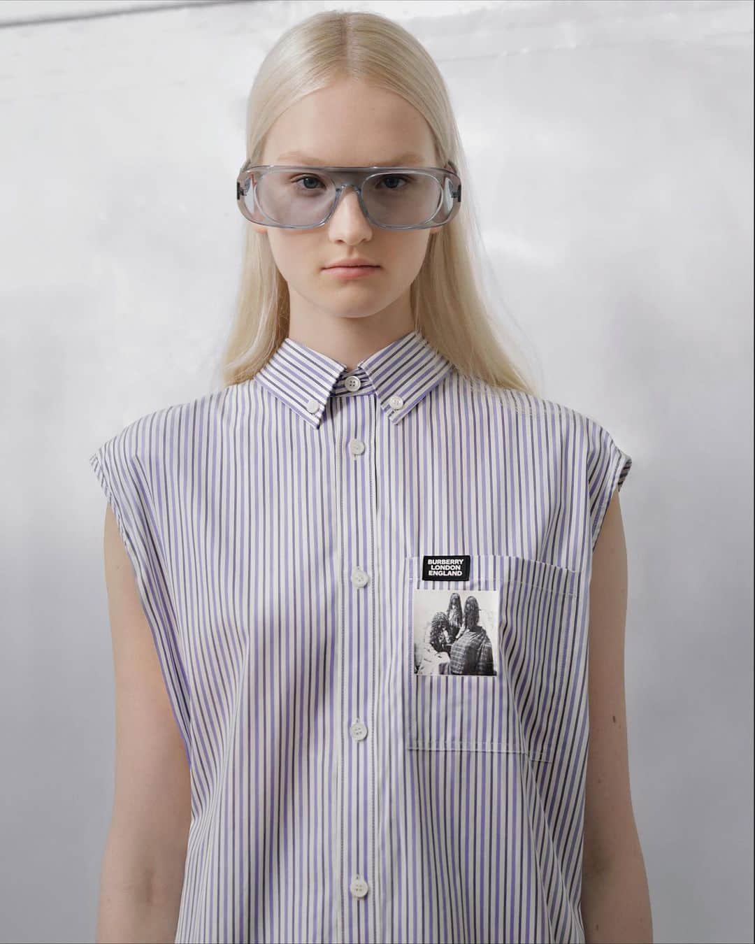 のインスタグラム：「A vintage Victorian print and #Burberry logo stamp challenges the idea of the classic pinstripe shirt backstage at the #BurberrySpringSummer20 show . #Evolution #BurberryShow #LFW」