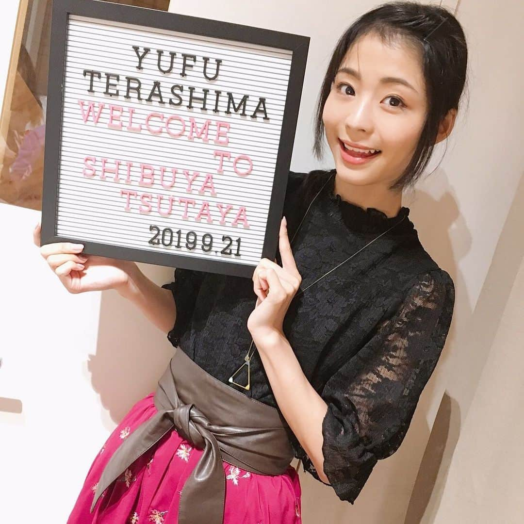 寺嶋由芙さんのインスタグラム写真 - (寺嶋由芙Instagram)「本日1現場目、SHIBUYA TSUTAYAさんでのサイン会φ(ﾟωﾟ) ・ #恋の大三角関係 #寺嶋由芙 #ゆっふぃー #新曲 #リリースイベント #japaneseidol #アイドル #おでこ #でこ出し #でこっふぃー #SHIBUYATSUTAYA #渋谷 #TSUTAYA #サイン会」9月21日 21時04分 - yufu_terashima