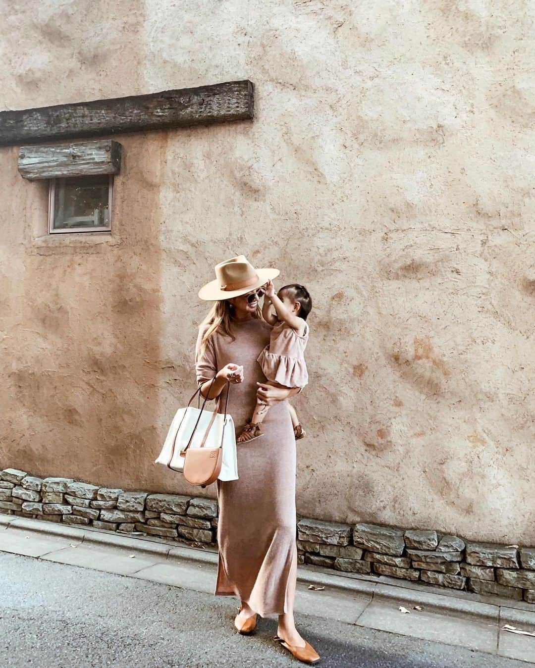 岡田美季さんのインスタグラム写真 - (岡田美季Instagram)「私服🌾 着たくて作ったワンピース。 私は前後ろ逆に着るのが好き✌️ 秋もワンピースラバー💘 #fashion #ootd #coordinate #room306contemporary」9月21日 20時57分 - mikiokada0225