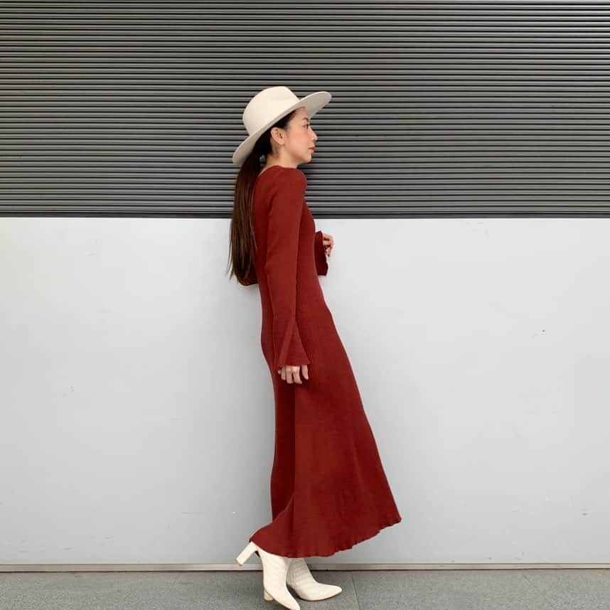 ungrid_minamiのインスタグラム：「. このワンピース買いました♡ ダークオレンジにしました♡ @ungrid_official @ungrid_staffsnap #Ungrid #アミュプラザ博多」