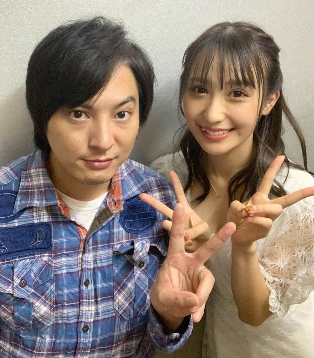 伊藤愛真さんのインスタグラム写真 - (伊藤愛真Instagram)「. ザ・ミュージカルマン 2日目ゲストの塚本高史さん！ . ギター上手すぎて感動 しかも面白すぎるwww えまもギター弾けるようになりたい… . 自然に遠近法使ってしまった ありがとうございました😆！ . 3日目も楽しむぞーっ✌🏻 来てくれた皆さんありがとおおおおっ」9月21日 21時05分 - __emagram