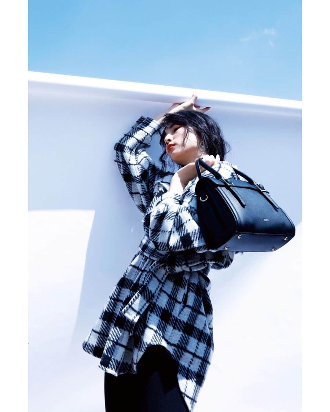 西村円花のインスタグラム：「▷▷▷swipe▷▷▷ ・ ・ ・ @nano_bag_official  #nano_bag  #bag #model #shooting」