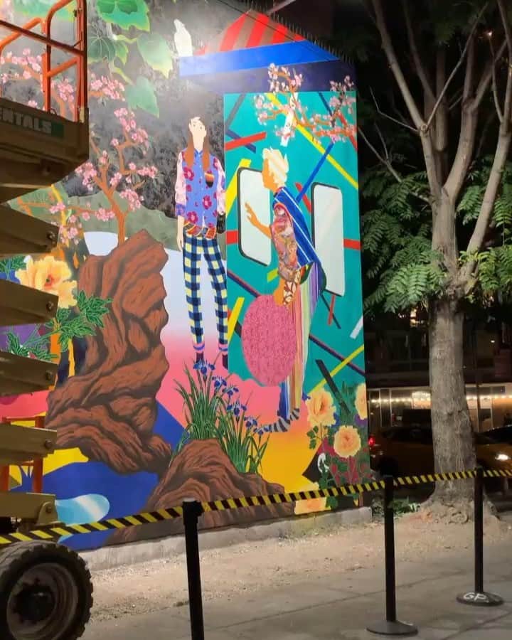 松山智一のインスタグラム：「Day 12 ,( from end of Day 11) almost.? I hope.., come visit this weekend while we paint #bowerywall. 🎥 @cynstahgram  見えてきたぞ。」