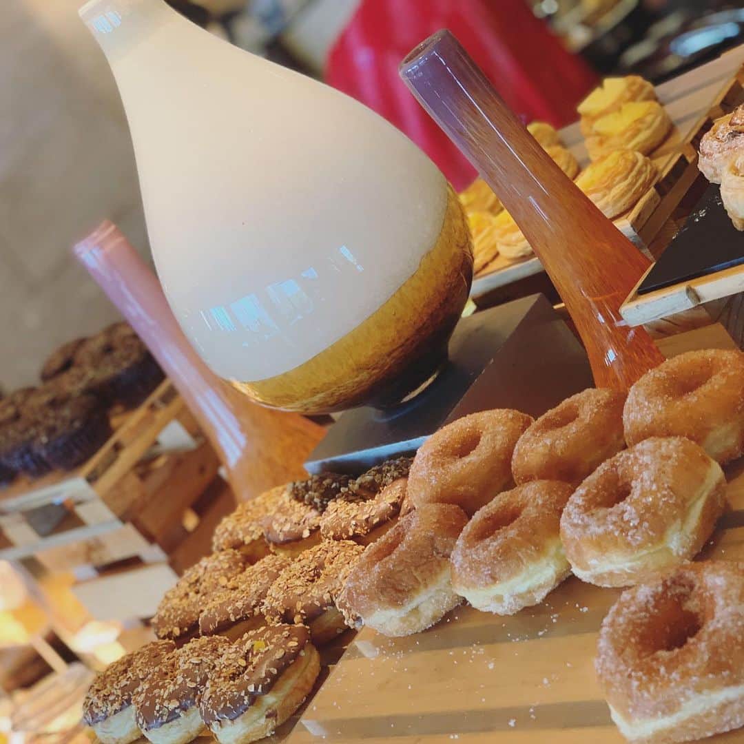 柴小聖さんのインスタグラム写真 - (柴小聖Instagram)「Breakfast...♥︎ 朝ごはんおいしすぎた。 言えばなんでも出てくる秘密のメニューがいっぱいの謎🤤  #cebu #cebuphilippines #shangrila #cebuisland #dinner #ootd #breakfast #cafe #kawasaki #happy #italian #favorite #ootd #instagood #instalike #follow #followｍe #japanesegirl #セブ島 #語学留学」9月21日 21時23分 - konona.official