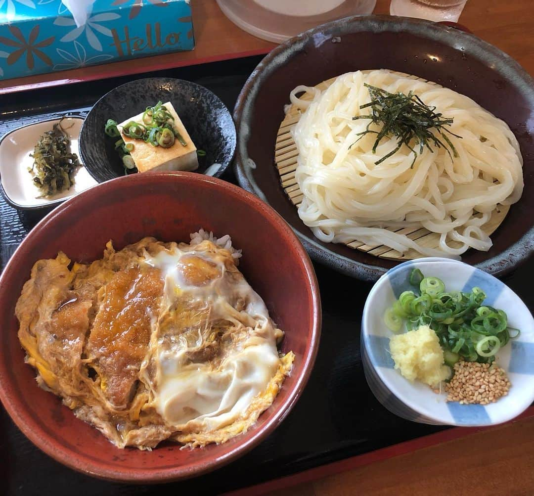 浅香圭（コラゾン）さんのインスタグラム写真 - (浅香圭（コラゾン）Instagram)「ざるセットカツ770円也☆ うどんの小町☆  #天ぷら#うどん#温泉 #イラスト#うどんの小町 #マンガ#らくがき #お弁当#food#モデル #イケメン#art#新宿 #ランチ#福岡 #豊前裏打会#カツ丼 #冷奴#ラーメン #渋谷#九州#ダイエット #おかず#メイク#筋トレ #撮影#お昼ごはん#デザイン #ヘアスタイル#lunch」9月21日 21時24分 - keiasaka