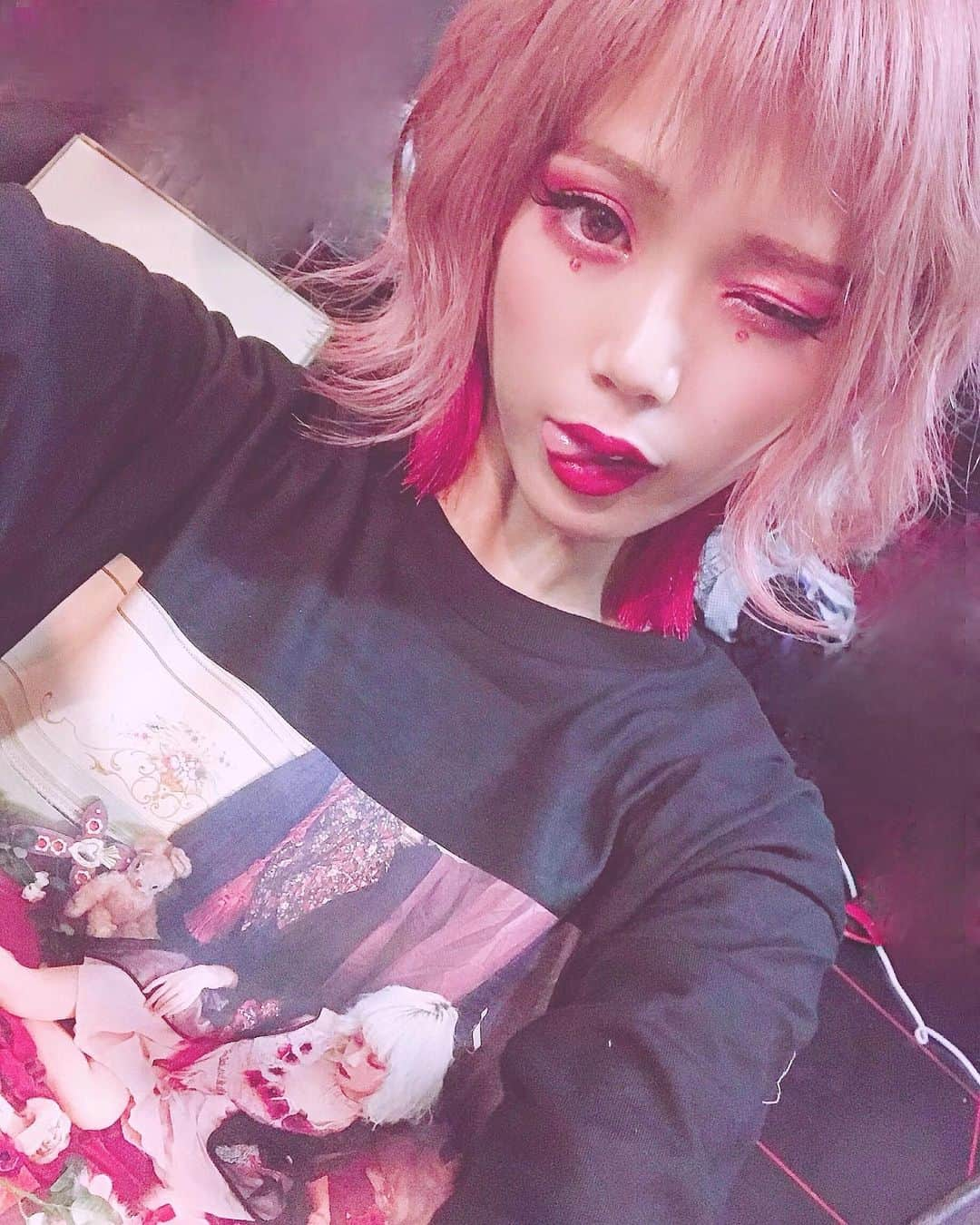 ハナエさんのインスタグラム写真 - (ハナエInstagram)「「Bad Grrrls’ Night Out #3」  久しぶりにLIVEできて嬉しかった、会いに来てくれてありがとう ステージに立たなきゃ見えないものがある  呼んでくれた菜奈姫 いつもありがとう 愛 ﻿ ﻿ ﻿ ﻿ #badgrrrlsnightout #nanakitade #live #shibuyaglad #shibuya #japanesegirl #北出菜奈 #HANAE #ハナエ」9月21日 21時36分 - hanae_0227