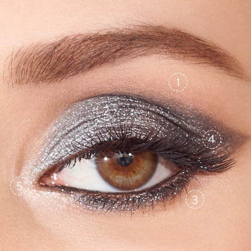 ボビイブラウンさんのインスタグラム写真 - (ボビイブラウンInstagram)「The Couture Drama Eye Palette has everything you need for the ultimate #silvermetallic look. Here's how to create it: ✔️ Apply Silk Slip on the crease, outer corner, and lower lashline ✔️ Sweep Tuxedo Black across lid and bottom lashline ✔️ Line eyes with Long-Wear Gel Eyeliner in Black Ink ✔️ Apply Smokey Eye Mascara ✔️ Pat Cocktail Ring on inner corner for one last touch of #silverglitter Tap to shop the look @sephora.  #bobbibrown #shimmereyeshadow #makeuptutorial #allskintones #fallbeauty #fallfashion #mua #autumnvibes #sephora」9月21日 21時40分 - bobbibrown