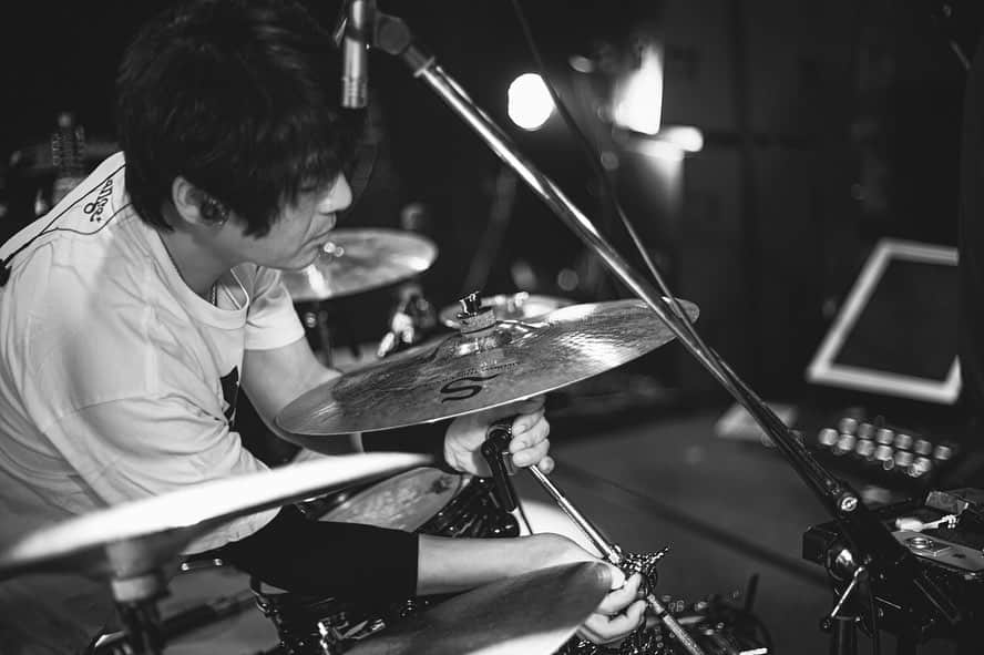 HIROSHIのインスタグラム：「‪dustbox‬ ‪「The Awakening TOUR」‬ ‪仙台MACANA‬ ‪ありがとうね。‬ photo by @kawado_photo  #dustbox #rottengraffty ‪」